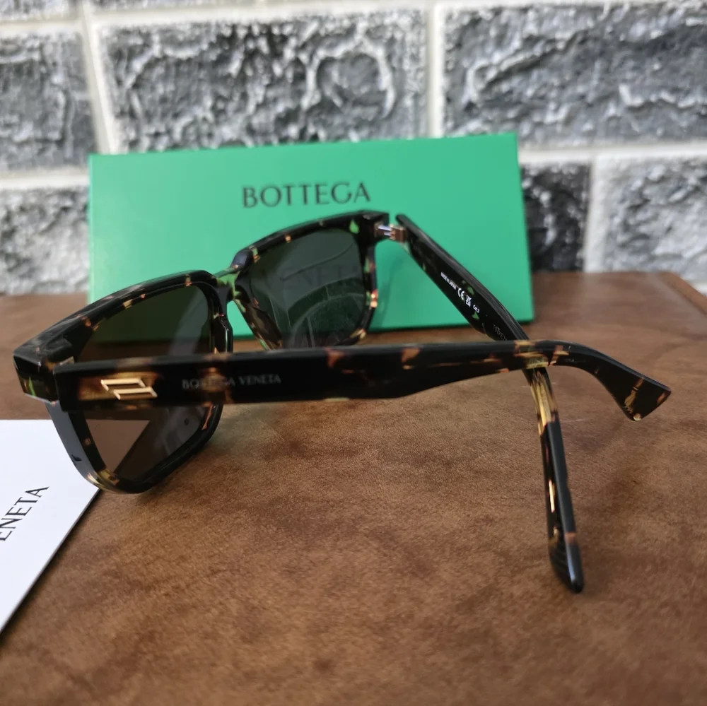Bottega Veneta Made In JapanTortoise Shell Sunglasses - Picture 2 of 8
